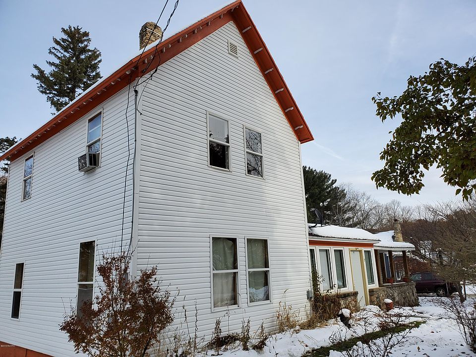 1st image of 613 Pine St