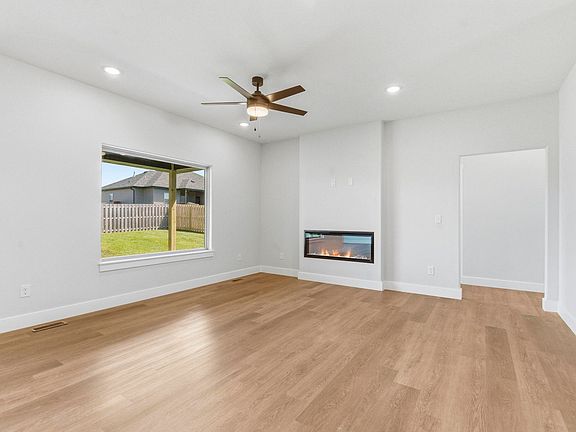 4th image of 2609 W Webb Road