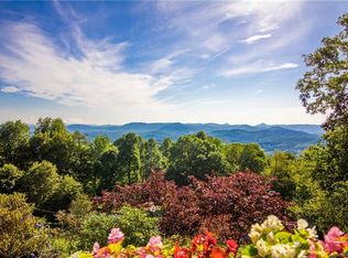 425 Rich Knob Rd, Spruce Pine, NC 28777