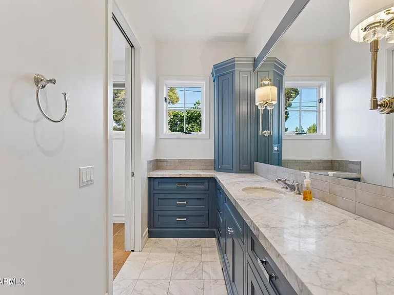 4202 N 64th St — Photo 51