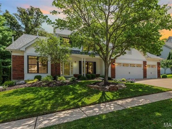 2260 Crimson View Dr, Ballwin, MO 63011