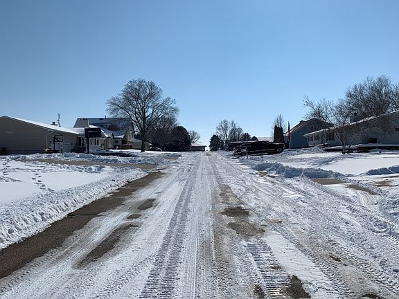 4th image of 203 Sunny Dr