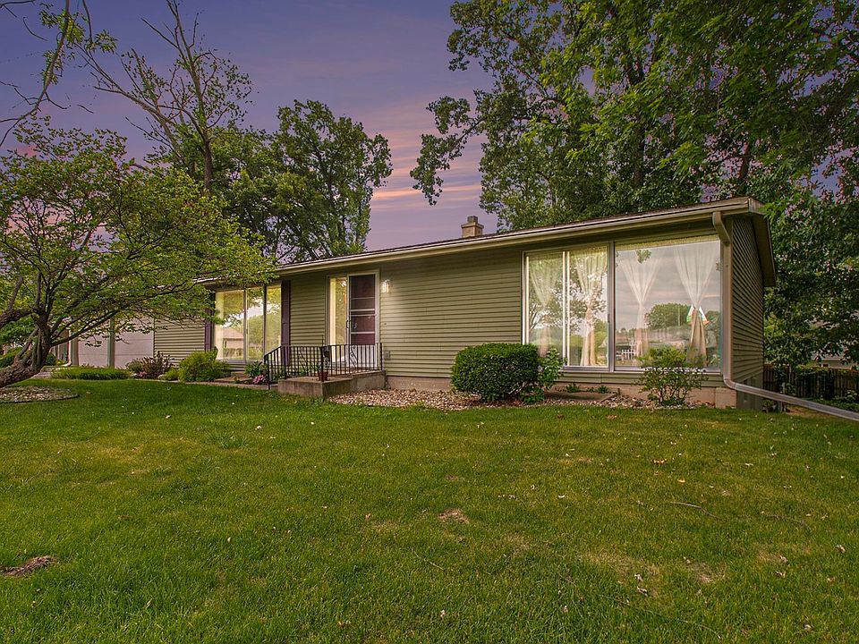 1st image of 1627 E Lake Dr