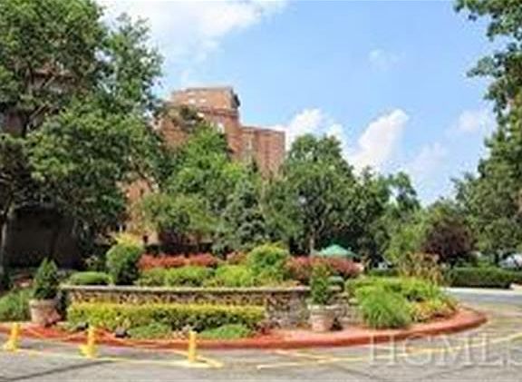 3rd image of 5600 Netherland Ave #4E