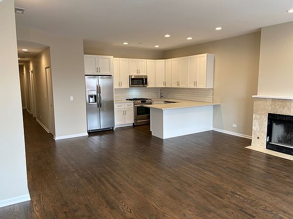 3rd image of 1837 W North Ave APT 3