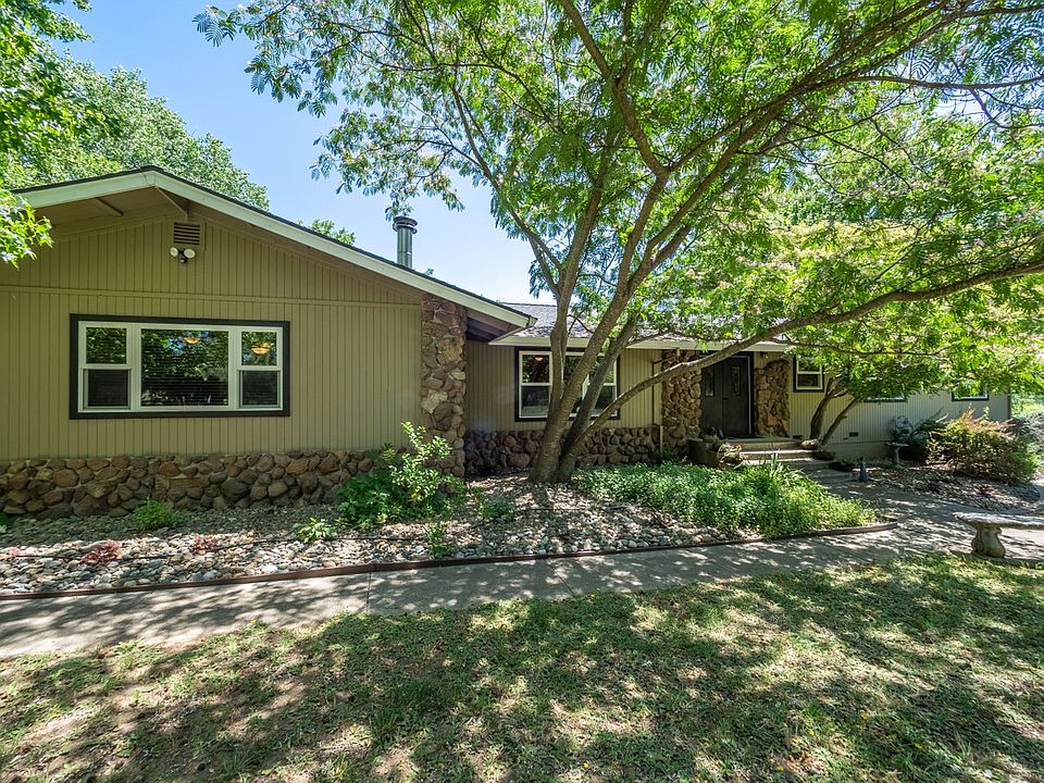 1st image of 9040 Meadow Ln