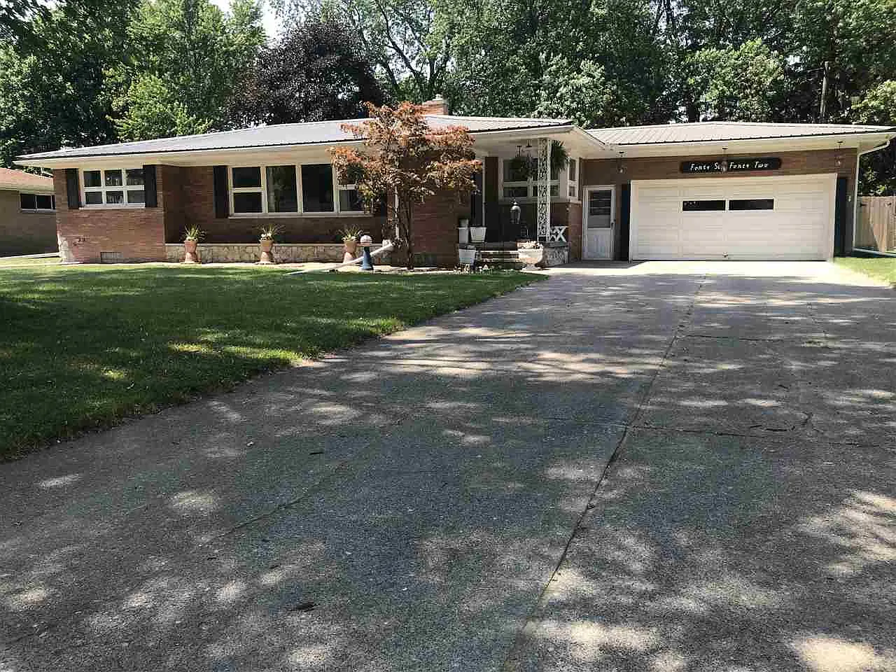 4642 Beverly Ln photo 1