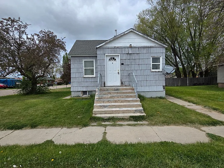 103 E Center St — Photo 3