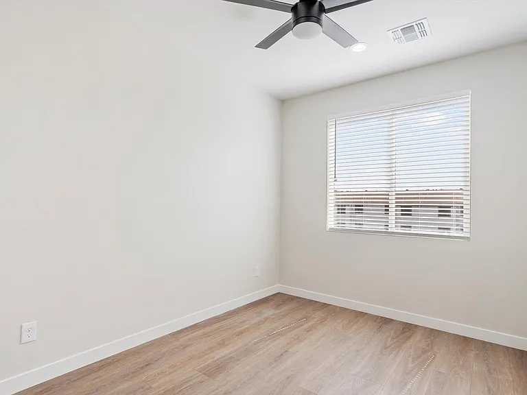 1642 E Monte Vista Rd #5 — Photo 20