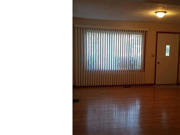 4th image of 1838 Rocklyn Dr