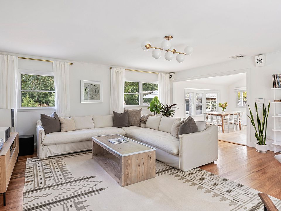 14 Sunset Rd, Sag Harbor, NY 11963 | Zillow
