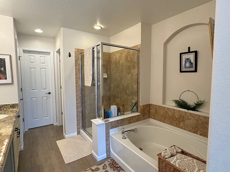1652 Cherry Hills Ln — Photo 23