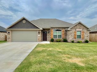 1751 Charismatic Dr, Prairie Grove, AR 72753