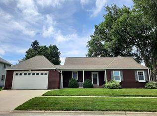 1106 H Ave, Grundy Center, IA 50638