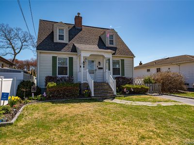 630 Oak Neck Road, West Islip, NY, 11795