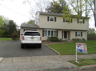 60 Sylvan Ter, Wayne, NJ 07470