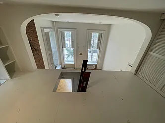 Rented by R New York