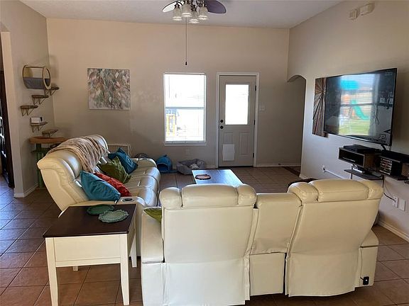 2nd image of 333 Cimarron Meadows Dr