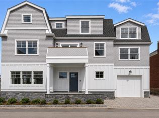 6 Sharon Ct, Newport, RI 02840