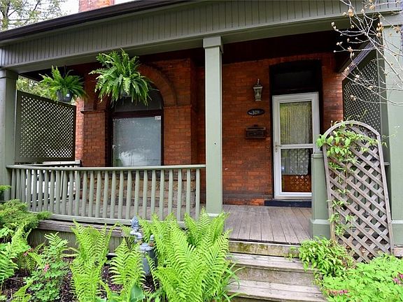4th image of 128 Hess St S