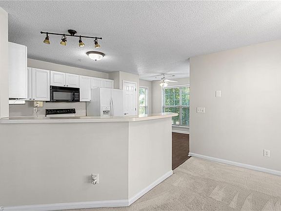5th image of 2219 Delaney Dr #214