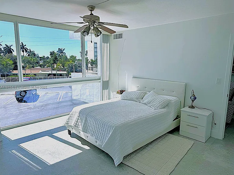 2715 N Ocean Blvd — Photo 17