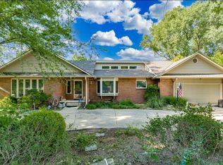 16 N Circle Dr, Mulvane, KS 67110