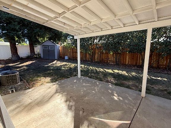 5th image of 2147 3rd St