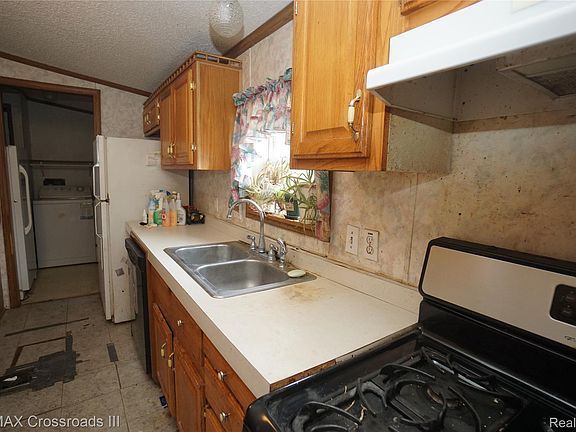 5th image of 29515 Charles St