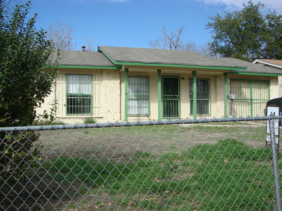 Building Photo - 8715 Yellow Knife St