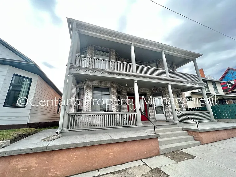 942-944 W Woolman St — Photo 2