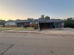 501 Ridgecrest Rd, Edmond, OK 73013