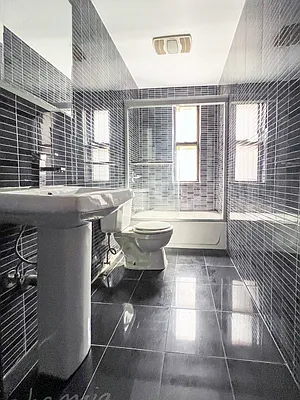 Rented by Bohemia Realty Group | media 19