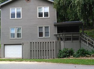 54 Hannah Cove Rd, Canton, NC 28716