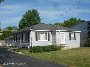 335 N 3rd St, Freeland, MI 48623