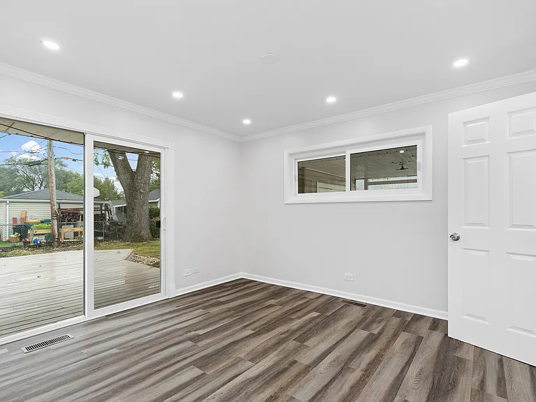 388 Nancy Ln — Photo 15