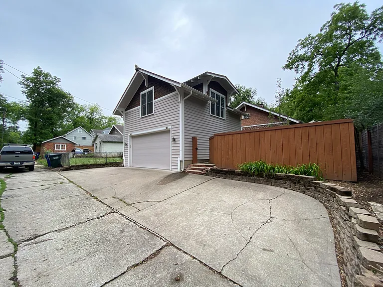 826 Missouri St — Photo 11