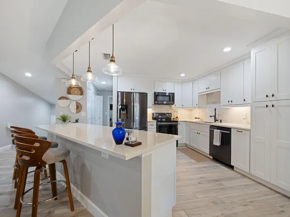 5710 Coach House Circle #F, Boca Raton, FL 33486