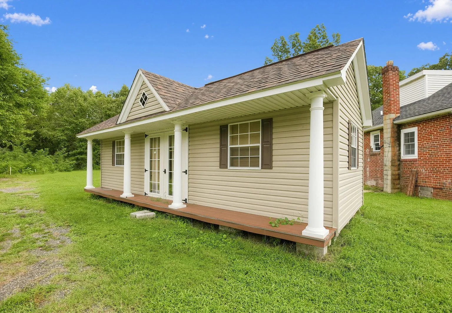 3 bed, 2.0 bath, 2254 sqft, $3,000 — Photo 1