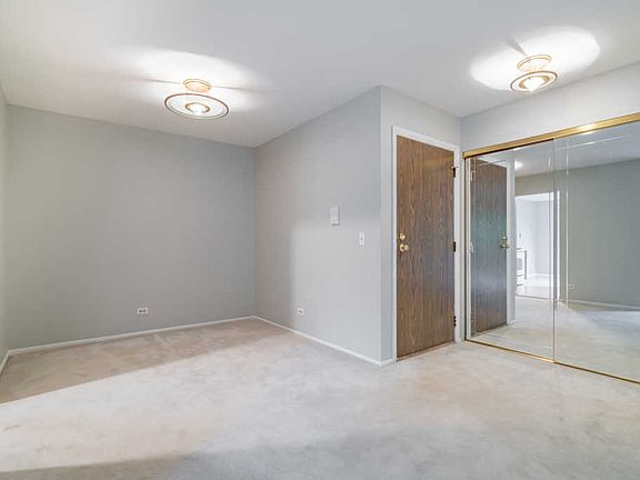 2nd image of 374 Ferndale Ct APT D2