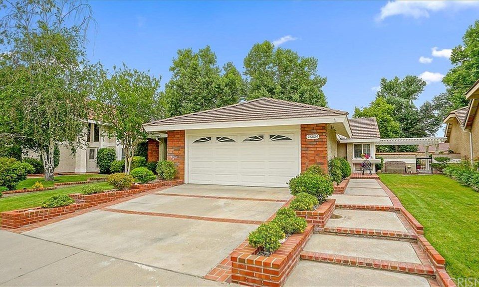1st image of 26024 Manzano Ct