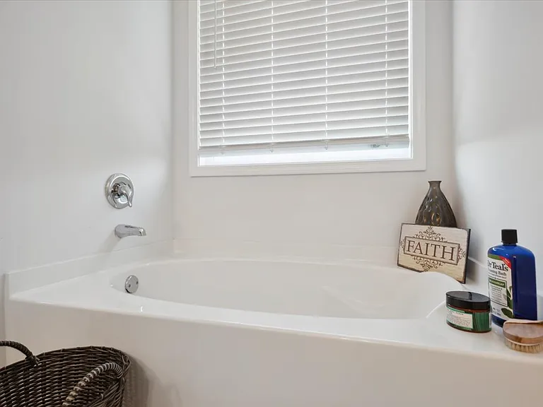 58 Summerhill Dr — Photo 14