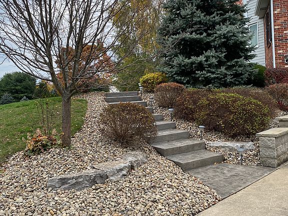 4th image of 3854 Meadowvale Dr
