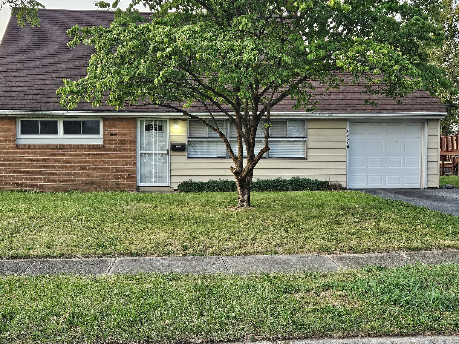 3 bed, 1270 sqft, $1,750 — Photo 1