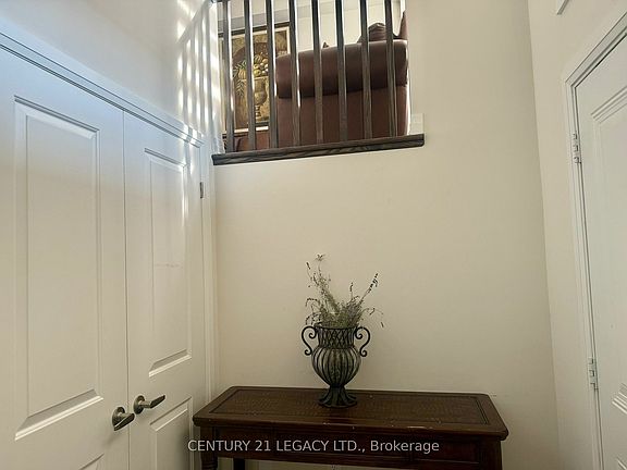4th image of 4089 Canby St