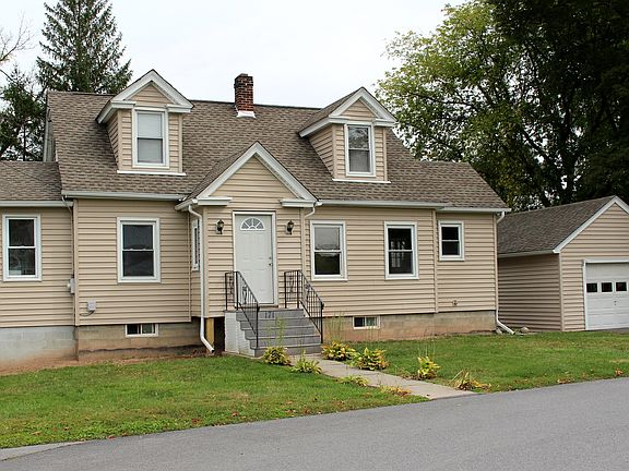 2nd image of 171 Grand St