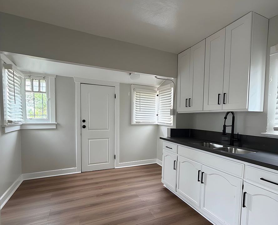 2nd image of 1181 W 38th St #1191