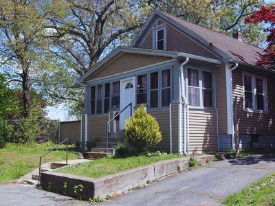 27 Bushwick Pl, Springfield, MA, 01109