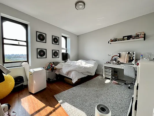 Rented by Bohemia Realty Group | media 4