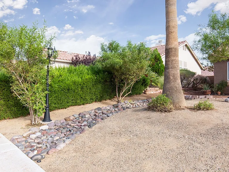7900 White Grass Ave — Photo 5